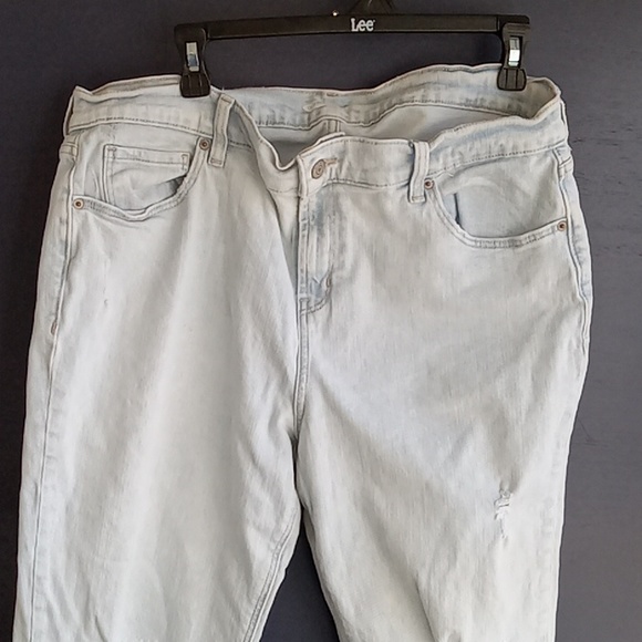 - GUC Old Navy distressed ankle jeans frayed bottoms - Picture 4 of 7